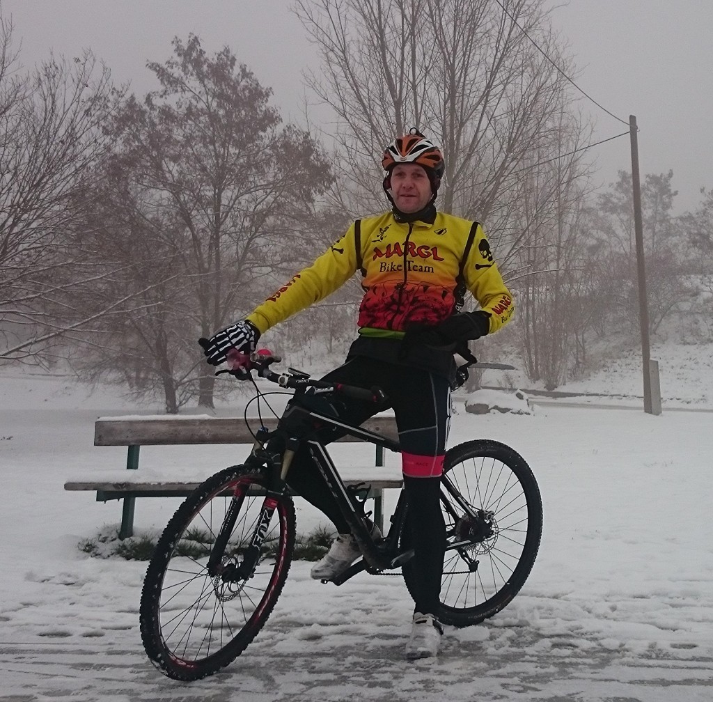 N azačátku února mi cestu do práce komplikoval sníh na cyklostezce